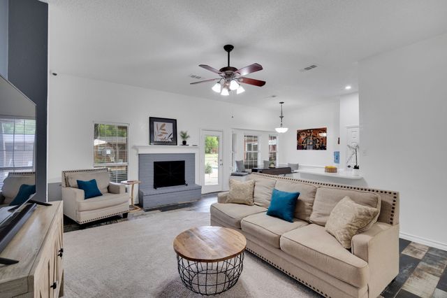 4431 Kings Court, Midlothian, TX 76065