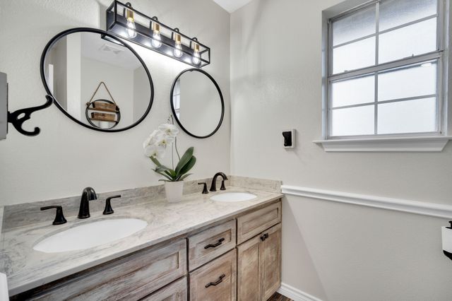 4431 Kings Court, Midlothian, TX 76065