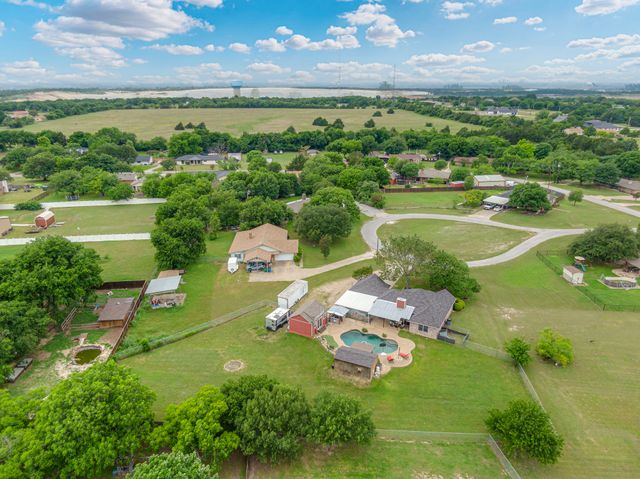 4431 Kings Court, Midlothian, TX 76065