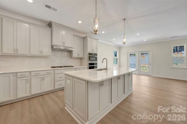 12109 Avienmore Drive, Charlotte, NC 28278