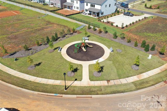 12109 Avienmore Drive, Charlotte, NC 28278