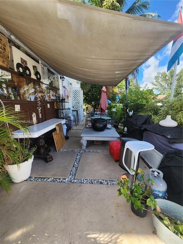 1645 SW 83rd Ct, Miami, FL 33155