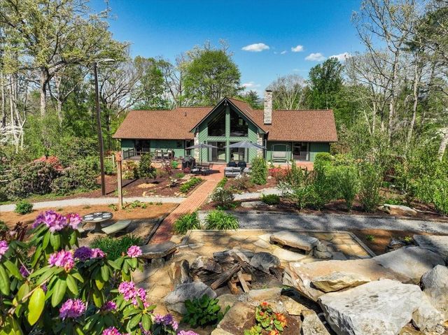 68 Acorn Road, Asheville, NC 28804