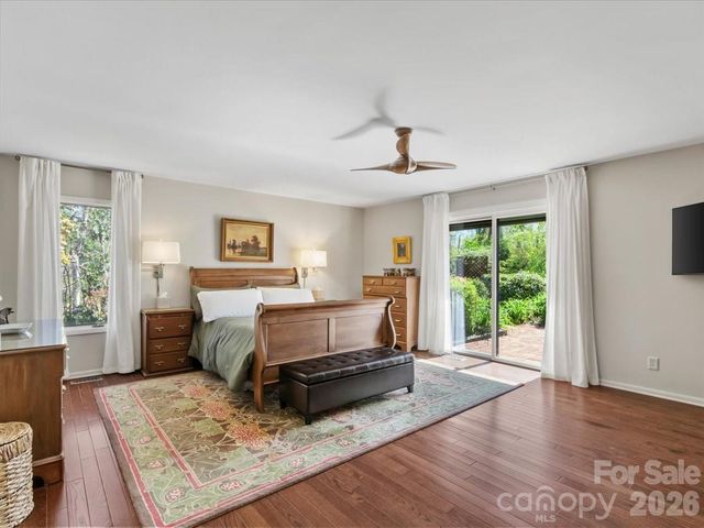 68 Acorn Road, Asheville, NC 28804