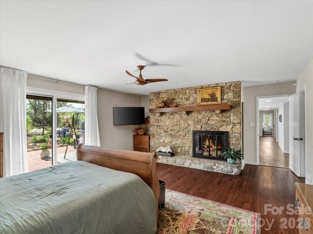 68 Acorn Road, Asheville, NC 28804