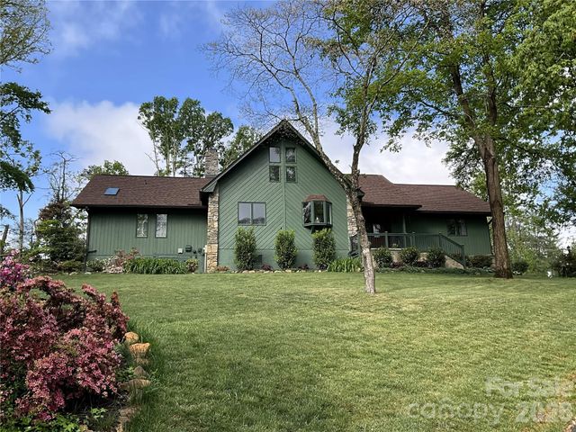 68 Acorn Road, Asheville, NC 28804