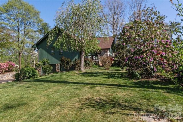 68 Acorn Road, Asheville, NC 28804