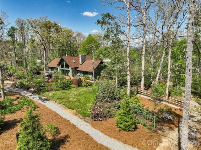 68 Acorn Road, Asheville, NC 28804