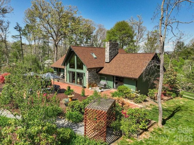 68 Acorn Road, Asheville, NC 28804
