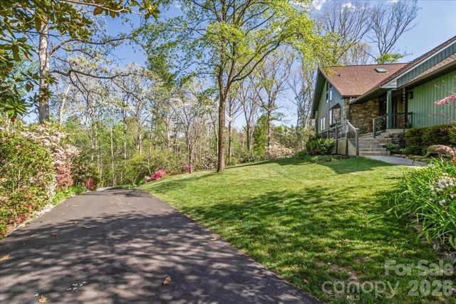 68 Acorn Road, Asheville, NC 28804