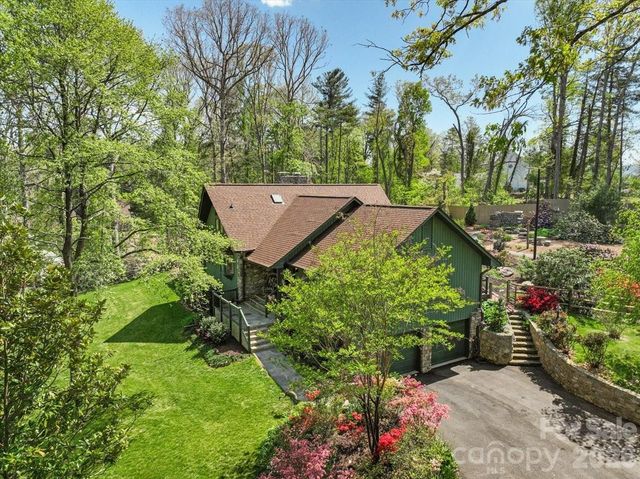 68 Acorn Road, Asheville, NC 28804