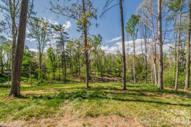 68 Acorn Road, Asheville, NC 28804