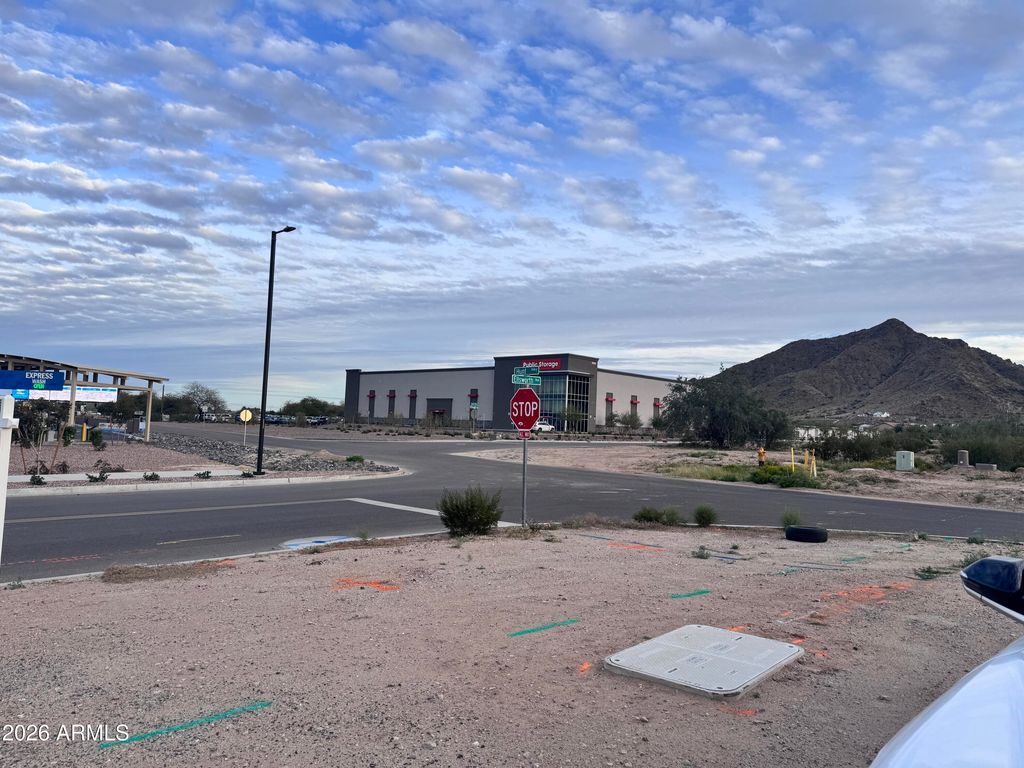 35564 N ELLSWORTH Avenue, San Tan Valley, AZ 85144 — photo 2