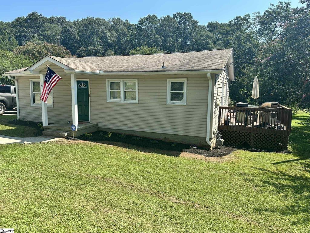311 S Peachtree Street, Liberty, SC 29657