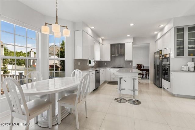 18 Trish Court, Matawan, NJ 07747