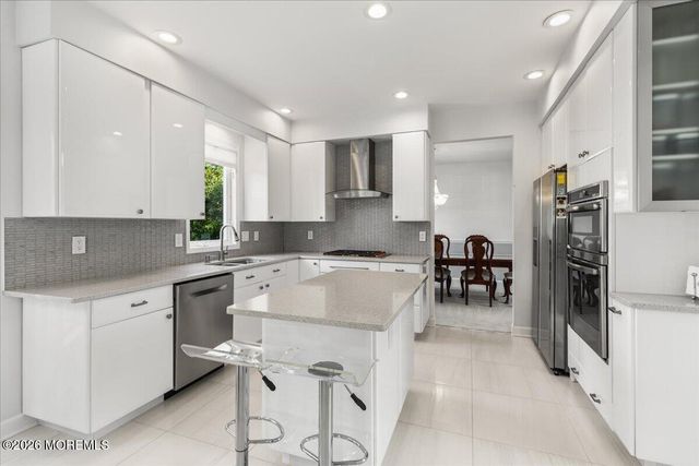 18 Trish Court, Matawan, NJ 07747