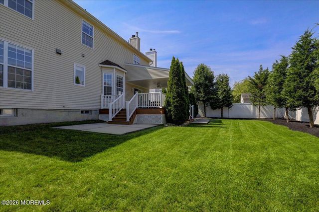 18 Trish Court, Matawan, NJ 07747