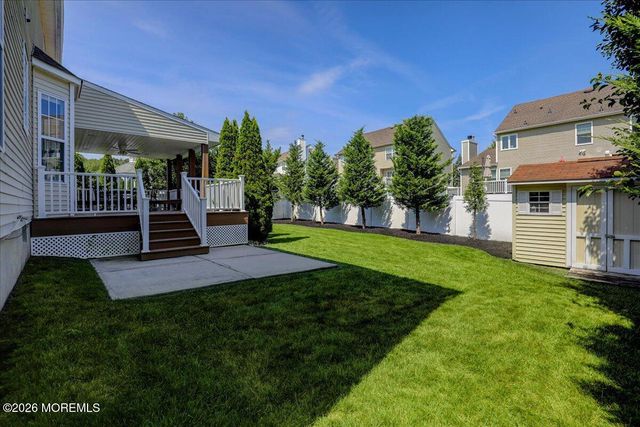 18 Trish Court, Matawan, NJ 07747
