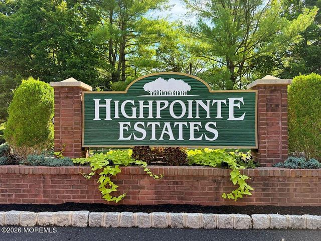 18 Trish Court, Matawan, NJ 07747
