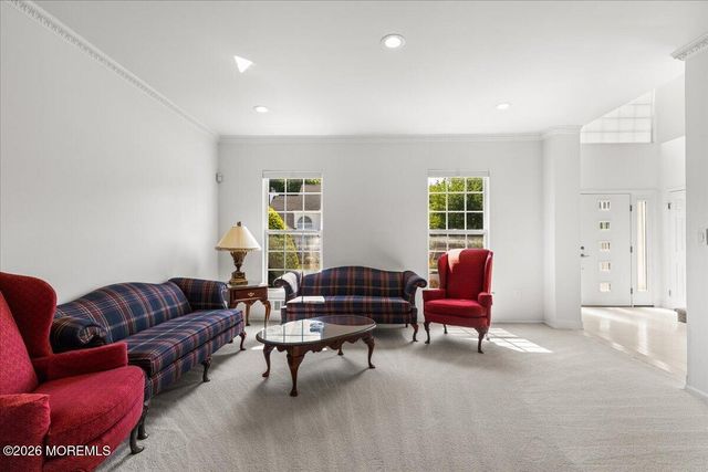 18 Trish Court, Matawan, NJ 07747