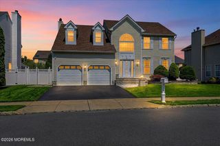 18 Trish Court, Matawan, NJ 07747