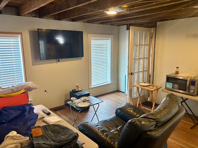 44 Russell St, Greenfield, MA 01301