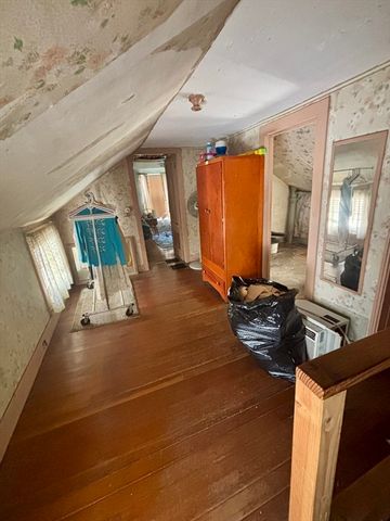 44 Russell St, Greenfield, MA 01301