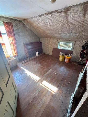 44 Russell St, Greenfield, MA 01301