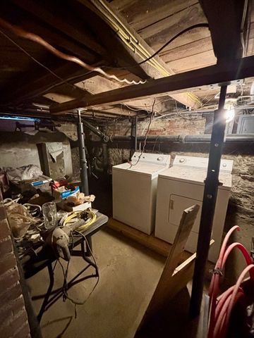 44 Russell St, Greenfield, MA 01301