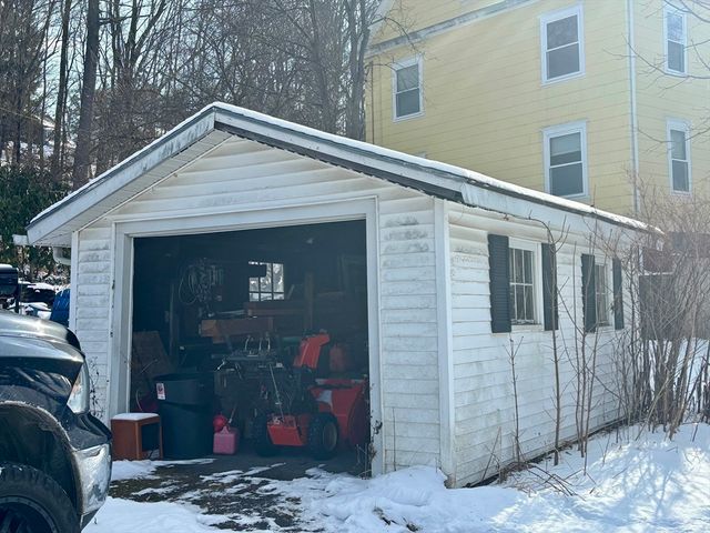 44 Russell St, Greenfield, MA 01301