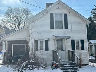 44 Russell St, Greenfield, MA 01301