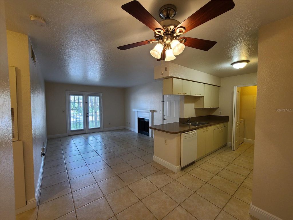 Image 4 of property listing at Address unavailable.