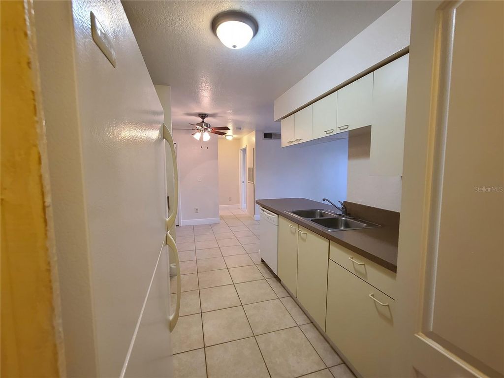 Image 8 of property listing at Address unavailable.