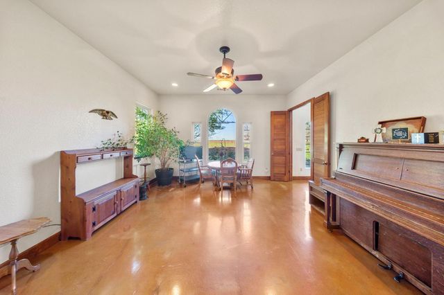 7484 Dusty Ln, Modesto, CA 95357