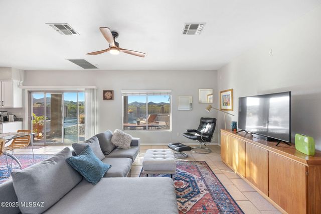 8321 N Amber Burst Drive, Tucson, AZ 85743