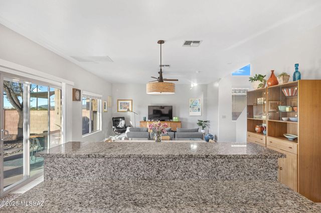 8321 N Amber Burst Drive, Tucson, AZ 85743