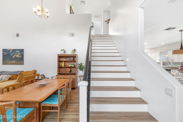 8321 N Amber Burst Drive, Tucson, AZ 85743