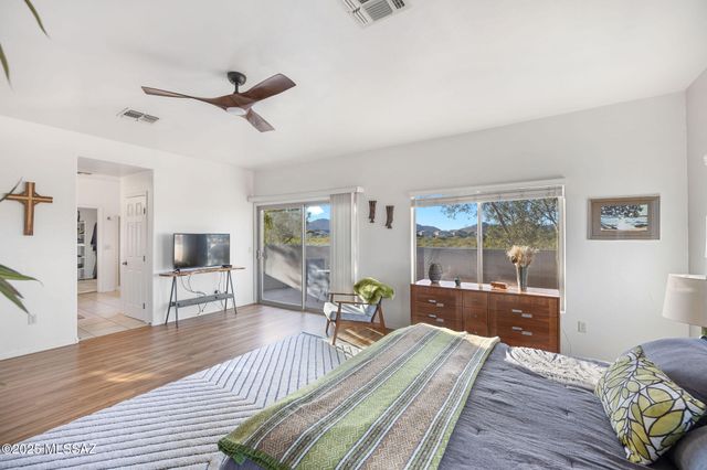 8321 N Amber Burst Drive, Tucson, AZ 85743