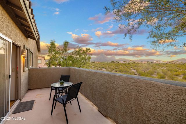 8321 N Amber Burst Drive, Tucson, AZ 85743