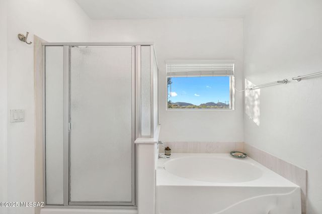 8321 N Amber Burst Drive, Tucson, AZ 85743