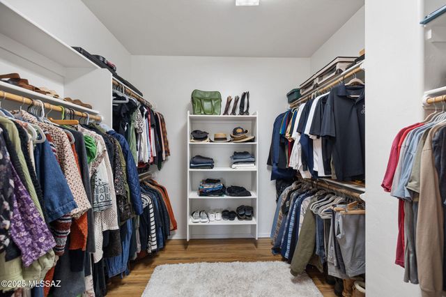 8321 N Amber Burst Drive, Tucson, AZ 85743