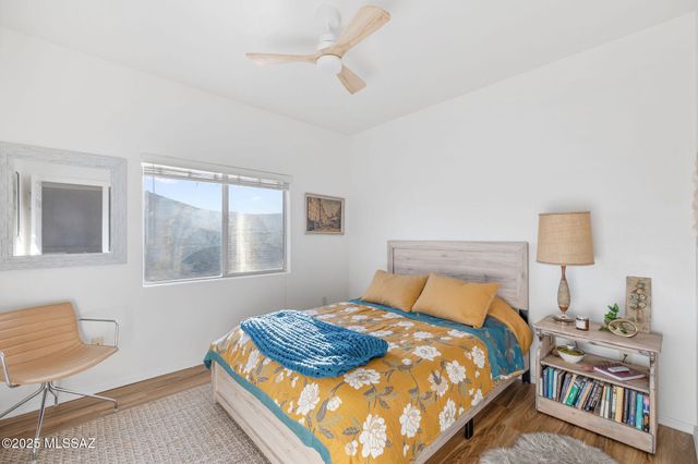 8321 N Amber Burst Drive, Tucson, AZ 85743