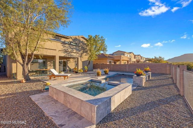 8321 N Amber Burst Drive, Tucson, AZ 85743