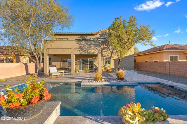 8321 N Amber Burst Drive, Tucson, AZ 85743
