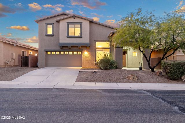 8321 N Amber Burst Drive, Tucson, AZ 85743