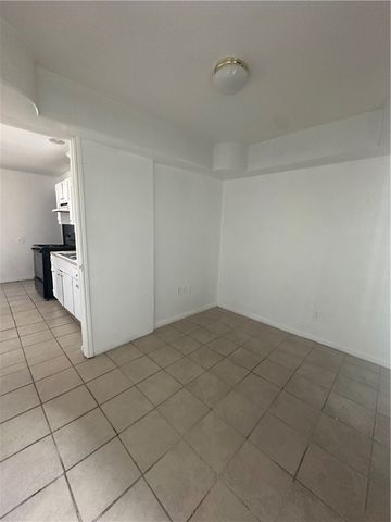 607 W Randall St, Beeville, TX 78102