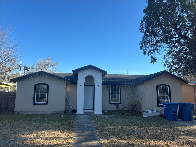 607 W Randall St, Beeville, TX 78102