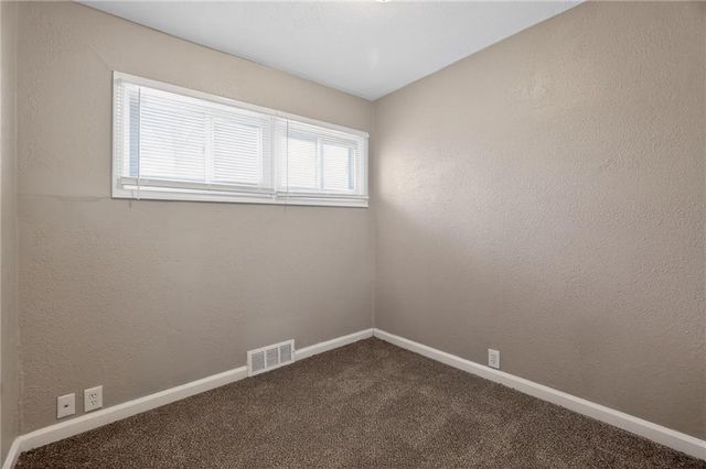 11302 MANCHESTER Avenue, Kansas City, MO 64134