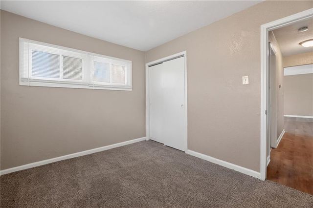 11302 MANCHESTER Avenue, Kansas City, MO 64134