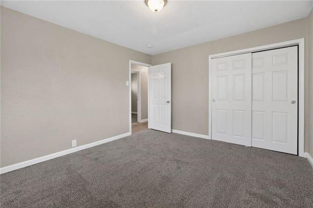 11302 MANCHESTER Avenue, Kansas City, MO 64134